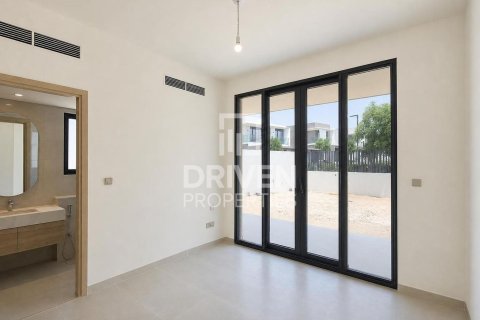 Villa in Jebel Ali, Dubai 5 bedrooms, 715.73 sq.m. № 127840 - photo 8
