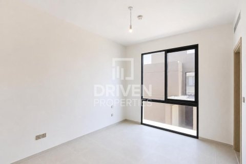Villa in Jebel Ali, Dubai 5 bedrooms, 715.73 sq.m. № 127840 - photo 16