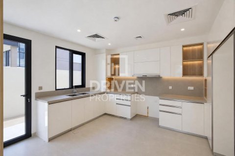 Villa in Jebel Ali, Dubai 5 bedrooms, 715.73 sq.m. № 127840 - photo 22