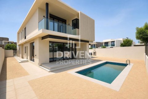 Villa in Jebel Ali, Dubai 5 bedrooms, 715.73 sq.m. № 127840 - photo 3