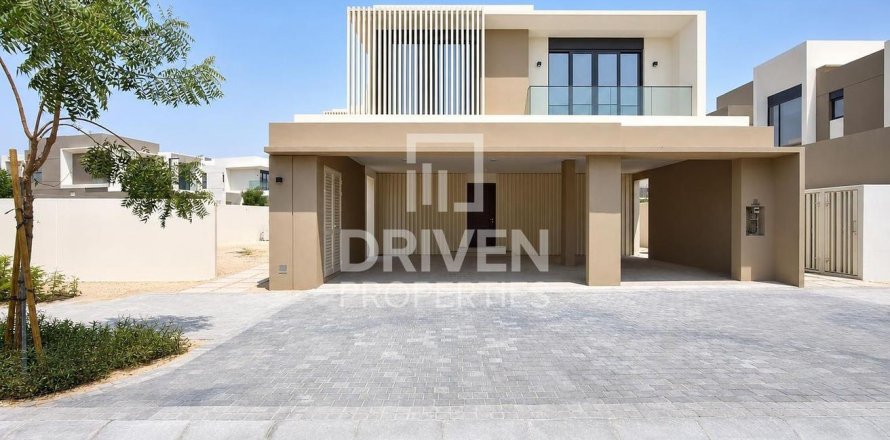 Villa in Jebel Ali, Dubai 5 bedrooms, 715.73 sq.m. № 127840