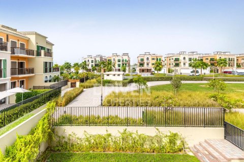Villa in Jumeirah, Dubai 4 bedrooms, 384.99 sq.m. № 127838 - photo 29