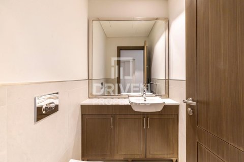 Villa in Jumeirah, Dubai 4 bedrooms, 384.99 sq.m. № 127838 - photo 24