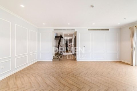 Villa in Jumeirah, Dubai 4 bedrooms, 384.99 sq.m. № 127838 - photo 8