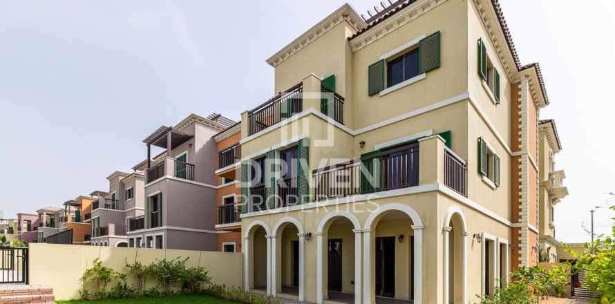 Villa in Jumeirah, Dubai 4 bedrooms, 384.99 sq.m. № 127838