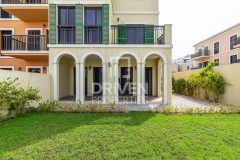 Villa in Jumeirah, Dubai 4 bedrooms, 384.99 sq.m. № 127838 - photo 2