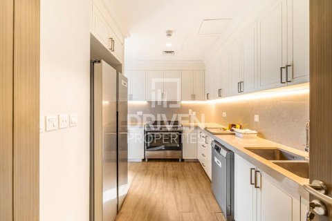 Villa in Jumeirah, Dubai 4 bedrooms, 384.99 sq.m. № 127838 - photo 23