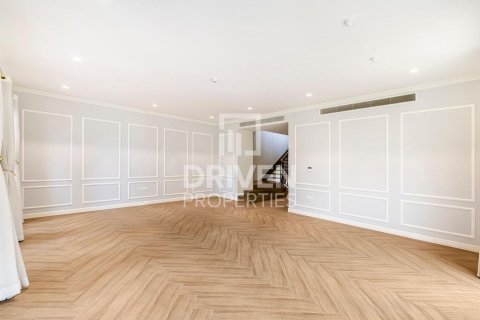 Villa in Jumeirah, Dubai 4 bedrooms, 384.99 sq.m. № 127838 - photo 7