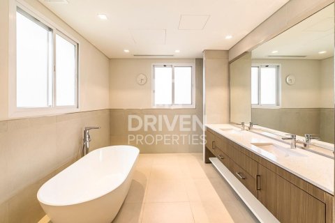 Villa in Jumeirah, Dubai 4 bedrooms, 384.99 sq.m. № 127838 - photo 27