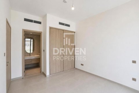 Villa in Jebel Ali, Dubai 4 bedrooms, 640.01 sq.m. № 127839 - photo 6