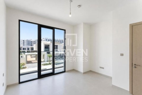 Villa in Jebel Ali, Dubai 4 bedrooms, 640.01 sq.m. № 127839 - photo 14