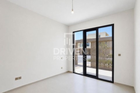 Villa in Jebel Ali, Dubai 4 bedrooms, 640.01 sq.m. № 127839 - photo 5