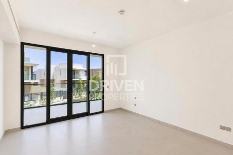 Villa in Jebel Ali, Dubai 4 bedrooms, 640.01 sq.m. № 127839 - photo 10