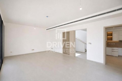 Villa in Jebel Ali, Dubai 4 bedrooms, 640.01 sq.m. № 127839 - photo 4
