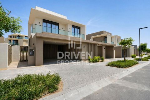 Villa in Jebel Ali, Dubai 4 bedrooms, 640.01 sq.m. № 127839 - photo 28