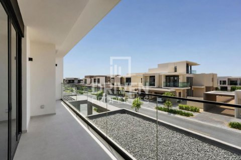 Villa in Jebel Ali, Dubai 4 bedrooms, 640.01 sq.m. № 127839 - photo 24