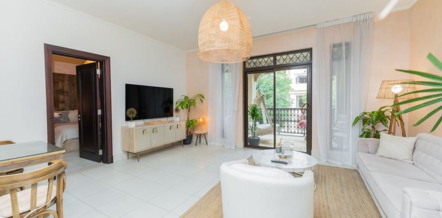 Apartment in Old Town, Dubai 1 bedroom, 90 sq.m. № 109427