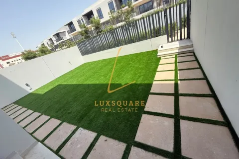 Villa in Jebel Ali, Dubai 4 bedrooms, 252 sq.m. № 124458