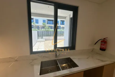 Villa in Jebel Ali, Dubai 4 bedrooms, 252 sq.m. № 124458 - photo 9