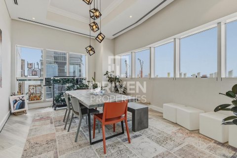Ático en Dubai Internet City, Dubai, 3 dormitorios, 487.46 m², № 126388 - foto 2