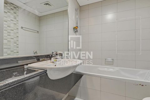 Ático en Dubai Internet City, Dubai, 3 dormitorios, 487.46 m², № 126388 - foto 15