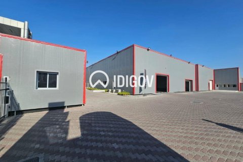 Warehouse in Al Quoz, Dubai 3716.12 sq.m. № 121118 - photo 12