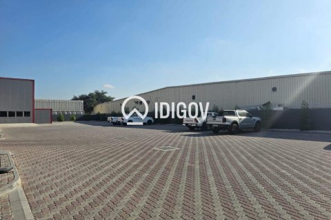 Warehouse in Al Quoz, Dubai 3716.12 sq.m. № 121118 - photo 11