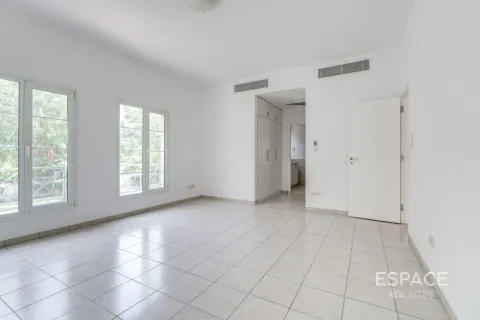 Villa in The Lakes, Dubai 3 bedrooms, 315 sq.m. № 122725 - photo 18