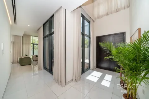 Villa in Al Furjan, Dubai 4 bedrooms, 331 sq.m. № 122724 - photo 10