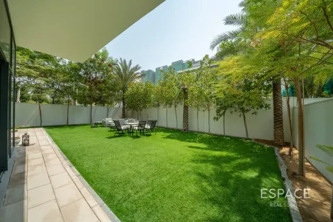 Villa in Al Furjan, Dubai 4 bedrooms, 331 sq.m. № 122724 - photo 18