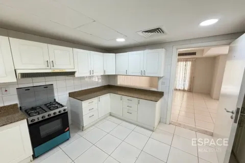 Villa in Springs 10, The Springs, Dubai 3 bedrooms, 283 sq.m. № 122726 - photo 6