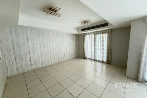 Villa in Springs 10, The Springs, Dubai 3 bedrooms, 283 sq.m. № 122726 - photo 3