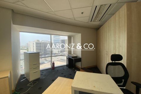Oficina en Sheikh Zayed Road, Dubai, 150 m², № 55307 - foto 2
