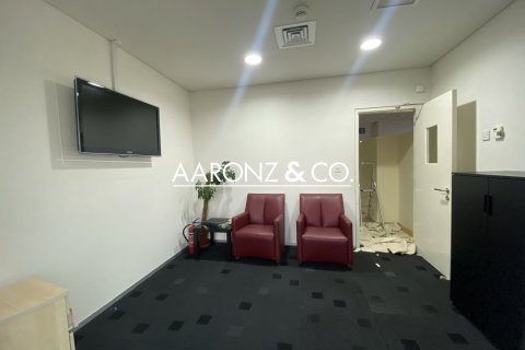 Oficina en Sheikh Zayed Road, Dubai, 150 m², № 55307 - foto 5