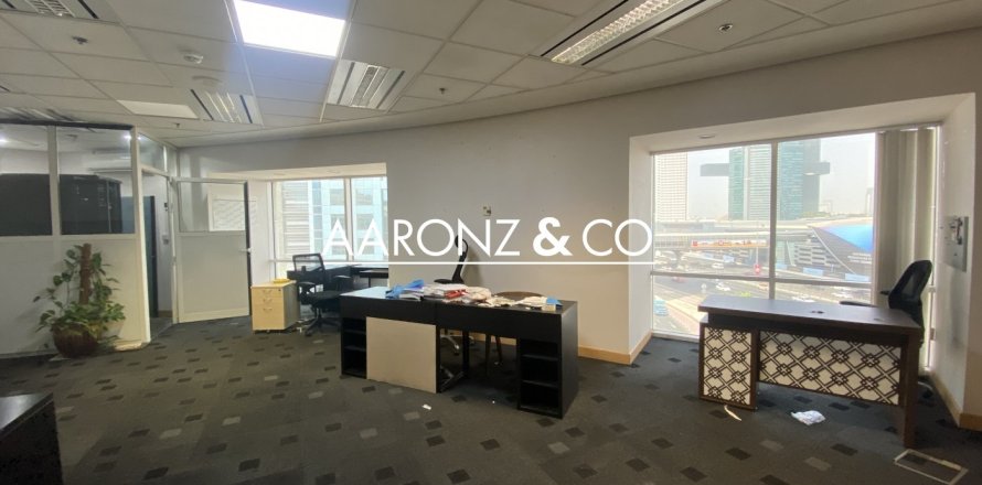 Oficina en Sheikh Zayed Road, Dubai, 150 m², № 55307