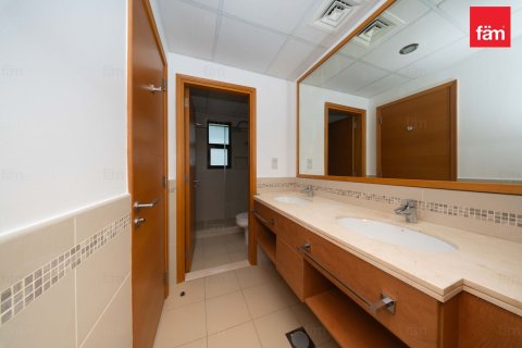 Villa in Reem, Dubai 3 bedrooms, 212.1 sq.m. № 135339 - photo 24