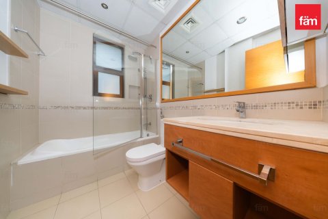 Villa in Reem, Dubai 3 bedrooms, 212.1 sq.m. № 135339 - photo 9