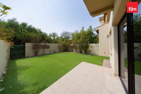 Villa in Reem, Dubai 3 bedrooms, 212.1 sq.m. № 135339 - photo 15
