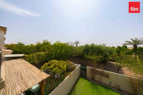 Villa in Reem, Dubai 3 bedrooms, 212.1 sq.m. № 135339 - photo 13