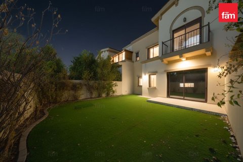 Villa in Reem, Dubai 3 bedrooms, 212.1 sq.m. № 135339 - photo 16