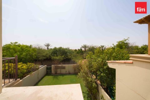 Villa in Reem, Dubai 3 bedrooms, 212.1 sq.m. № 135339 - photo 12