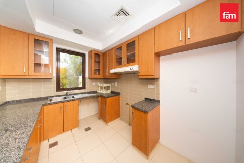 Villa in Reem, Dubai 3 bedrooms, 212.1 sq.m. № 135339 - photo 10