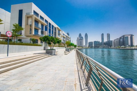 Apartment in Al Wasl, Dubai 2 bedrooms, 125 sq.m. № 103829 - photo 27