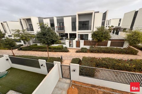 Adosado en Dubai, 4 dormitorios, 230 m², № 77959 - foto 1