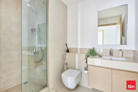 Снять в аренду квартиру в Дубае: 2 спальни, 104.7м², № 77961 - фото 9