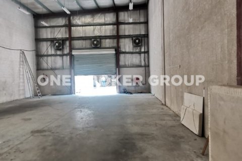 Warehouse in Dubai Investment Park, Dubai 2043.8 sq.m. № 1195 - photo 11
