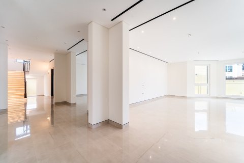 Купить виллу в Дубае: 6 спален, 790м², № 103245 - фото 17