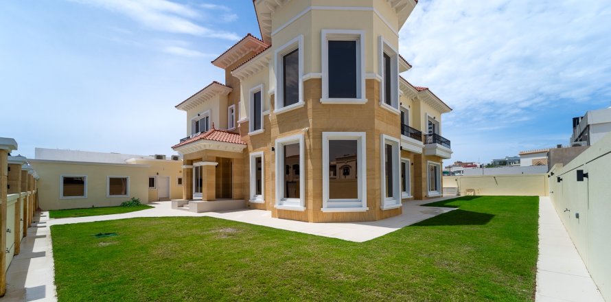 Вилла в Дубае, 6 спален, 790м², № 103245