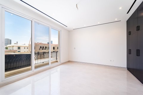 Купить виллу в Дубае: 6 спален, 790м², № 103245 - фото 29