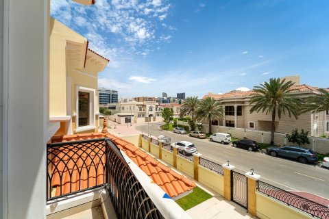 Купить виллу в Дубае: 6 спален, 790м², № 103245 - фото 7